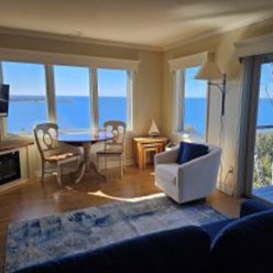 Bay Point Inn