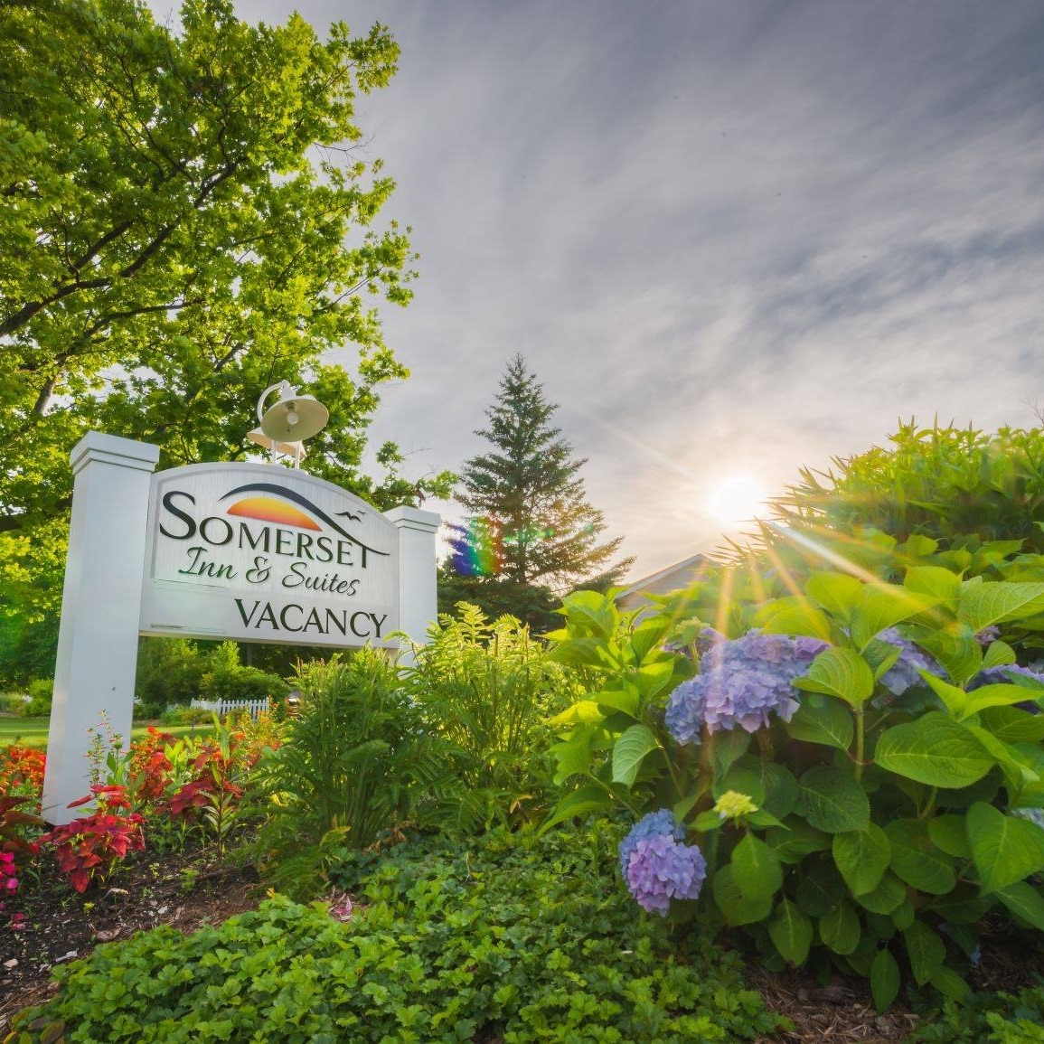 Somerset Inn & Suites