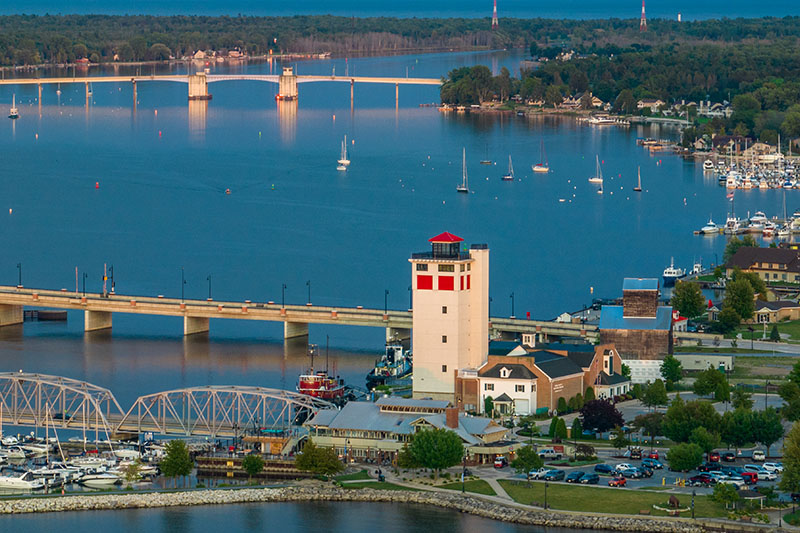 A city view of Sturgeon Bay and the water.