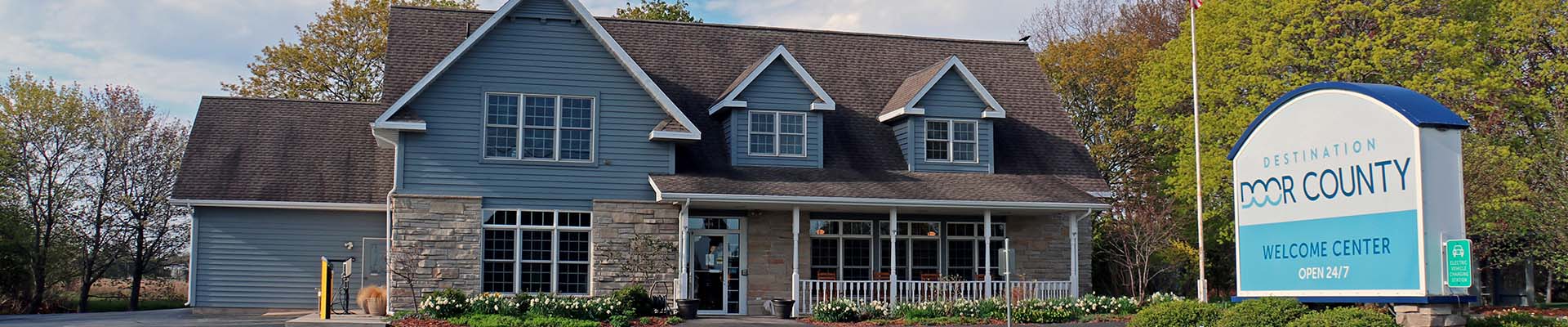 Exterior shot of the Destination Door County headquarters in Sturgeon Bay, WI.